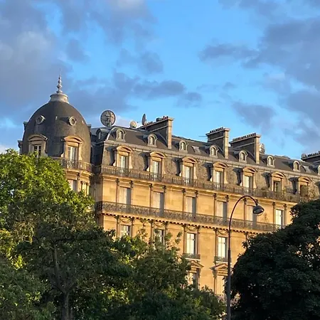 Prince Paris Exterior photo